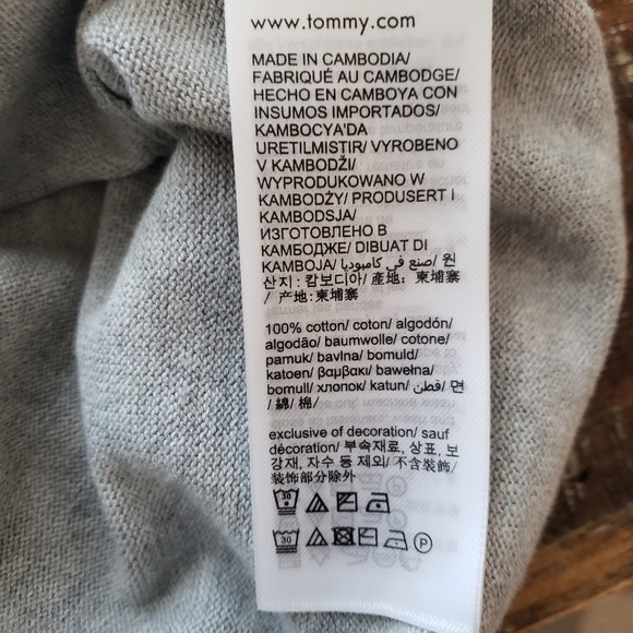 Tommy Hilfiger Men's Button Down Regular Fit Solid Cardigan Sweater Sz XL Gray - Picture 8 of 11